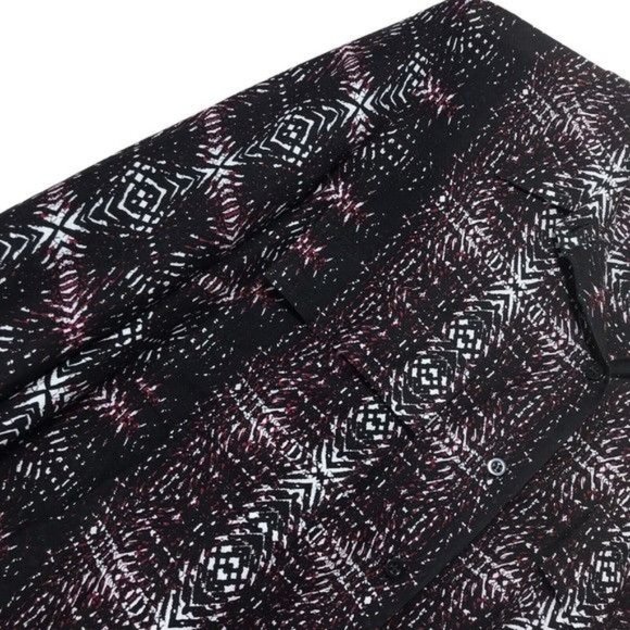 Jessica Simpson Mirren Abstract Print Button Up Blouse Size Medium - Picture 7 of 13